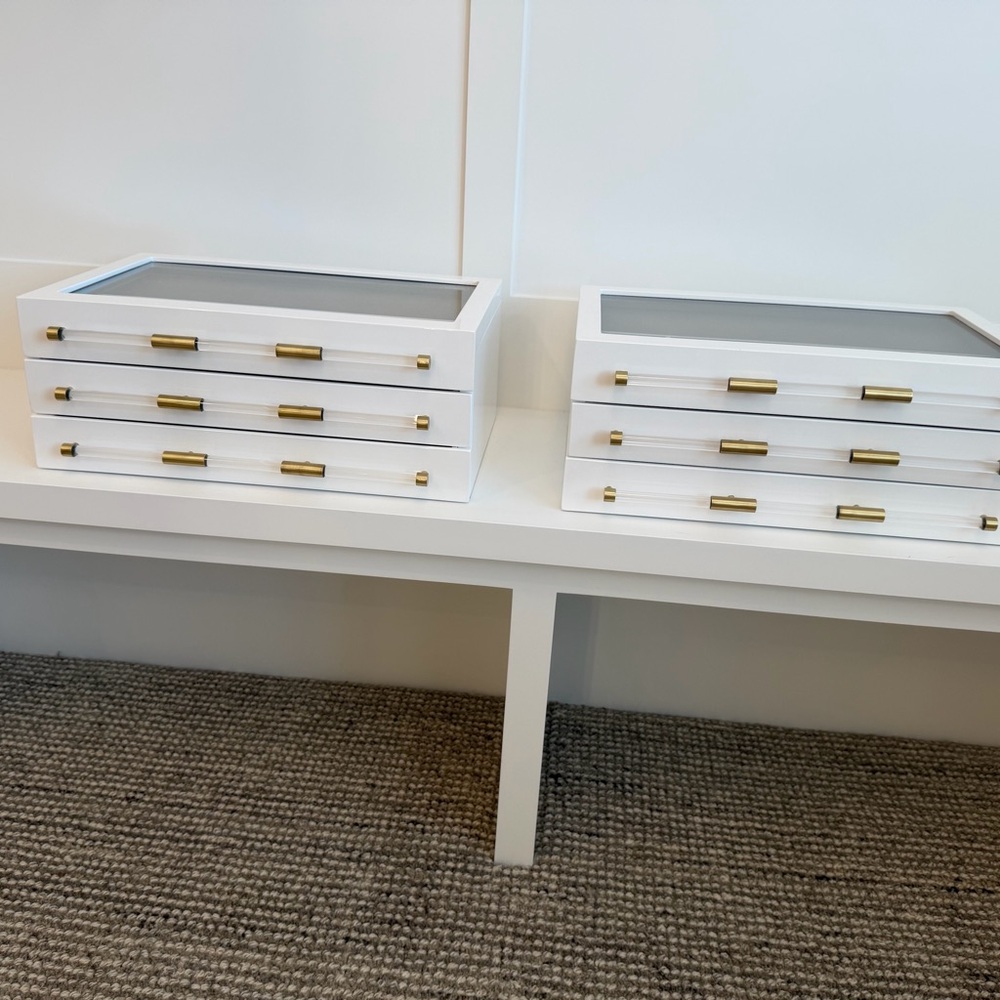 Kendra Scott White Jewelry Organizer with Gold Handles
